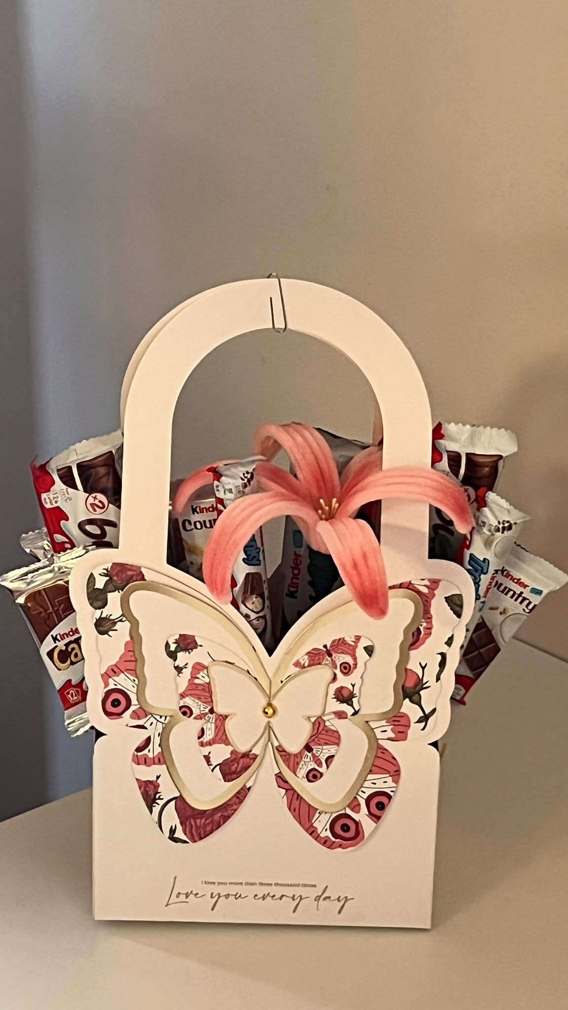 Rose & Chocolate Giveaways 01